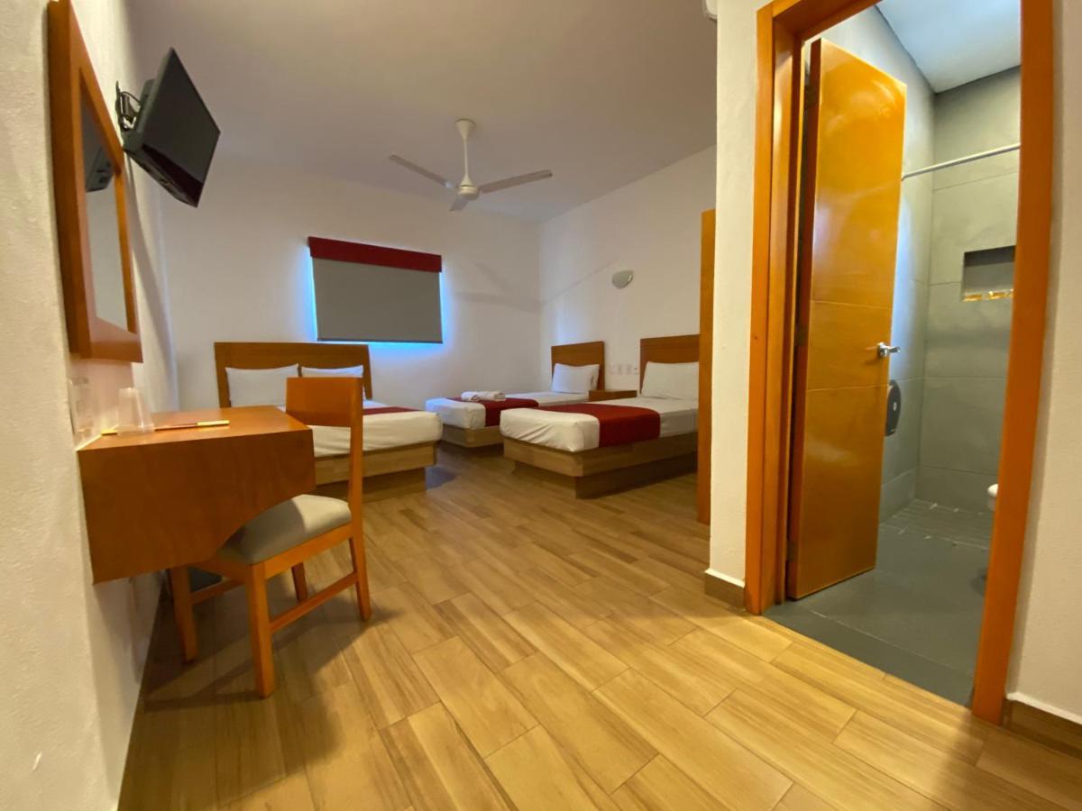 Hotel Lb Manzanillo Kültér fotó