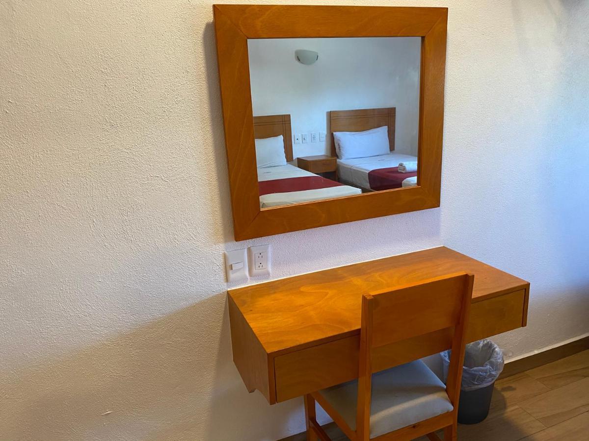 Hotel Lb Manzanillo Kültér fotó