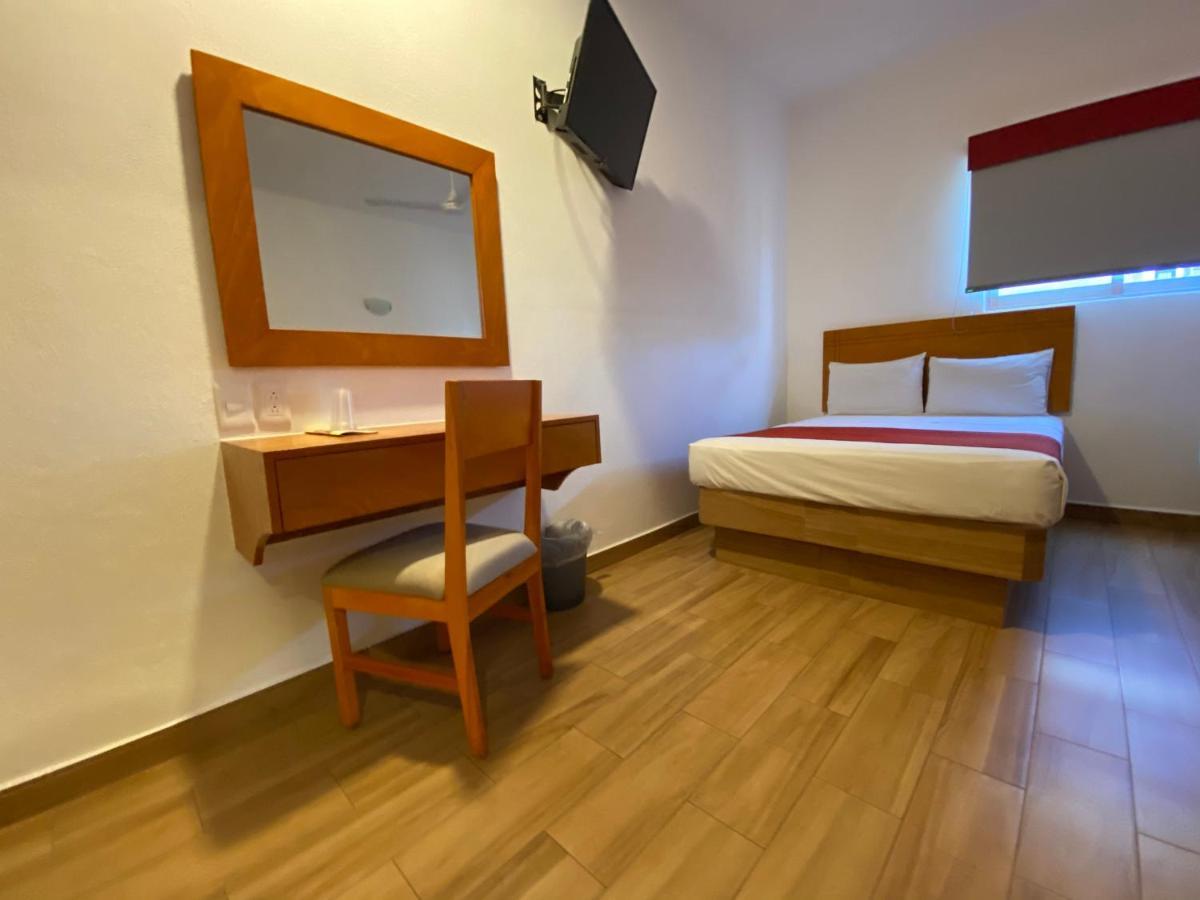 Hotel Lb Manzanillo Kültér fotó