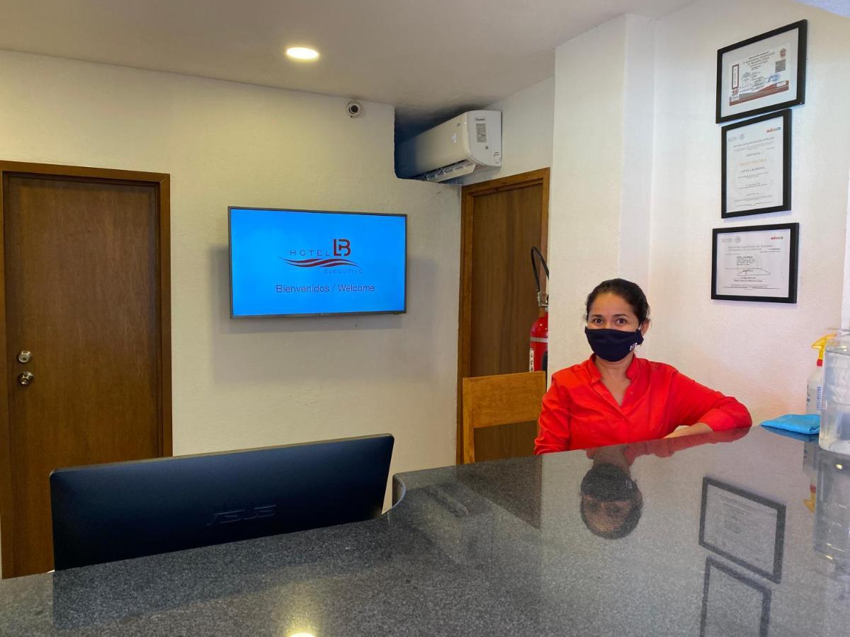Hotel Lb Manzanillo Kültér fotó