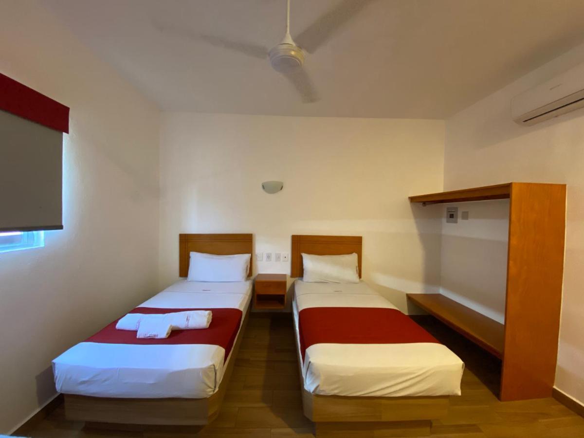 Hotel Lb Manzanillo Kültér fotó
