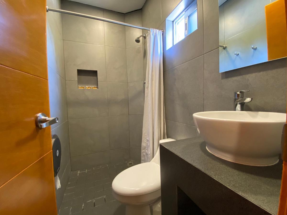 Hotel Lb Manzanillo Kültér fotó