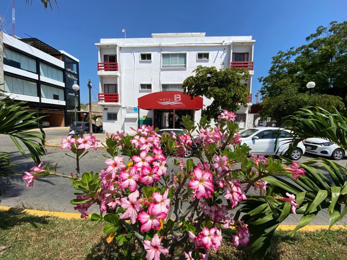 Hotel Lb Manzanillo Kültér fotó