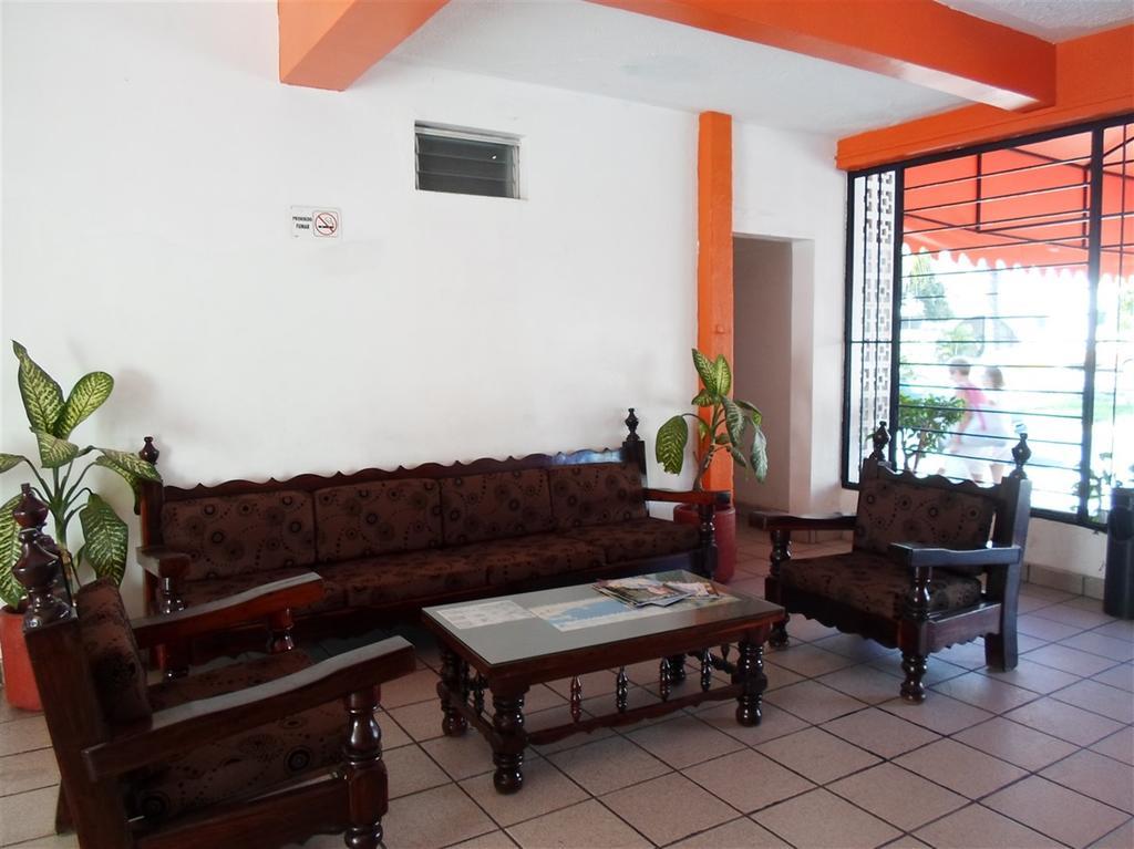 Hotel Lb Manzanillo Kültér fotó