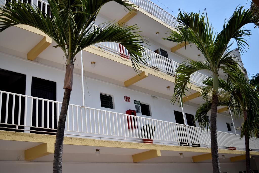 Hotel Lb Manzanillo Kültér fotó