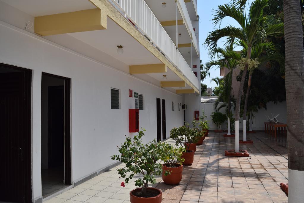 Hotel Lb Manzanillo Kültér fotó