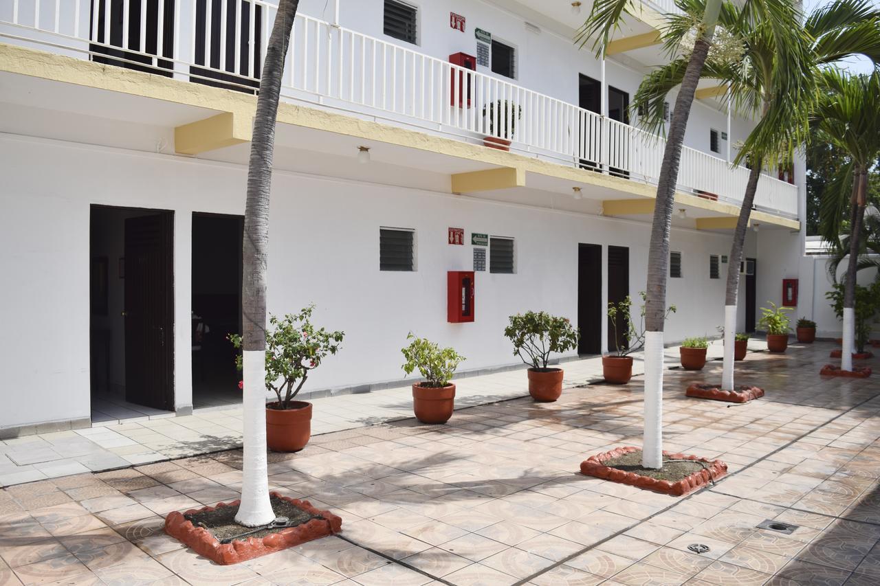 Hotel Lb Manzanillo Kültér fotó