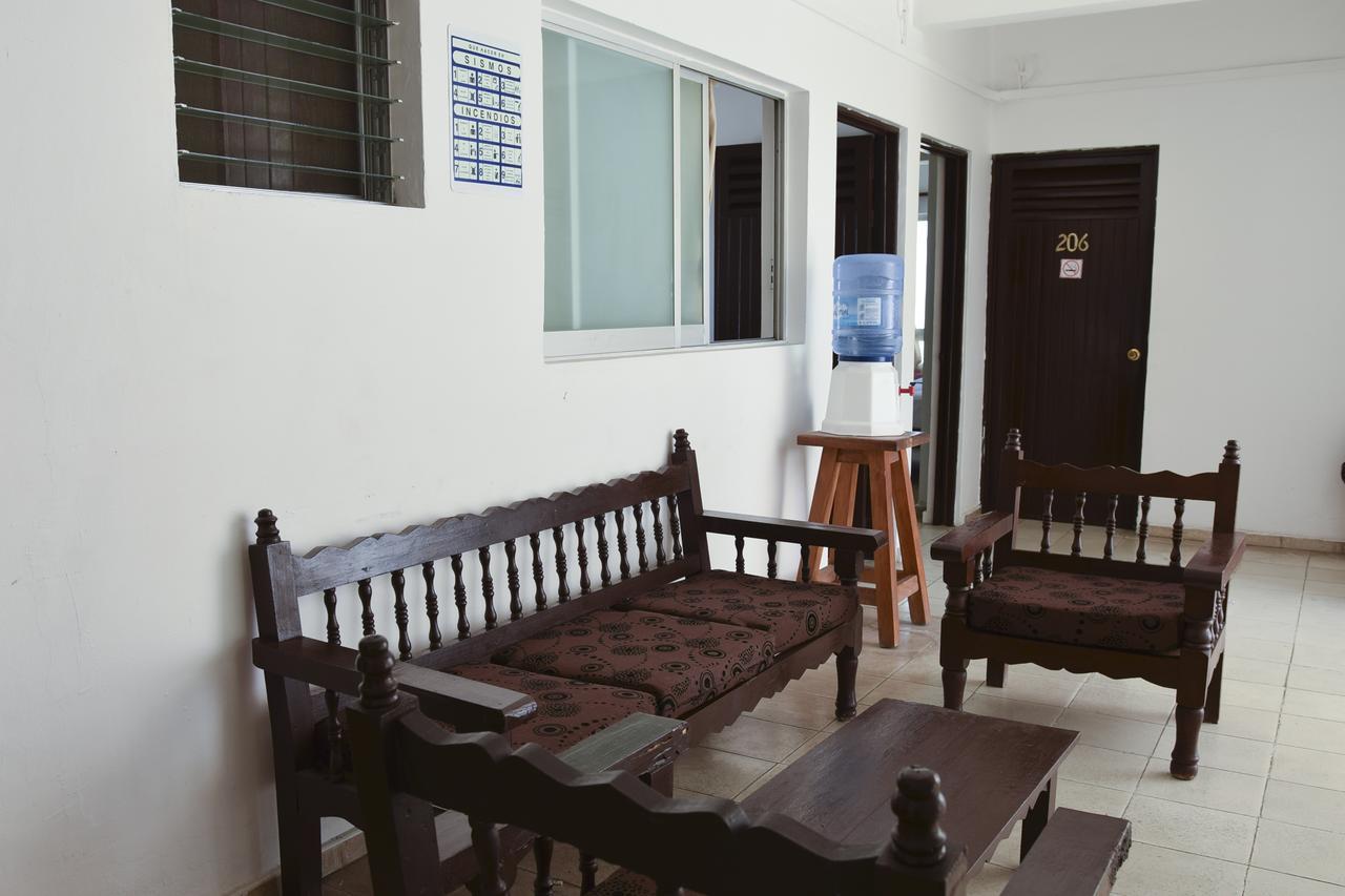 Hotel Lb Manzanillo Kültér fotó