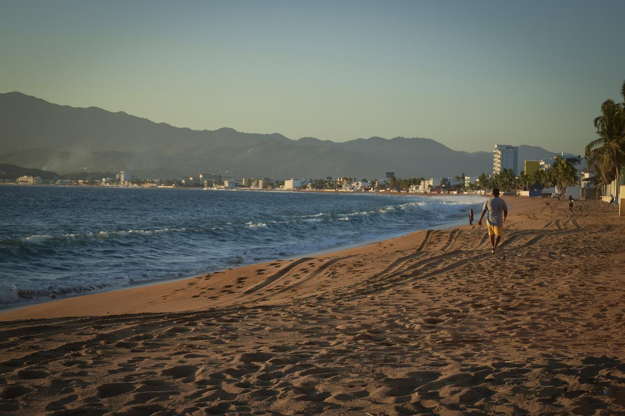 Hotel Lb Manzanillo Kültér fotó